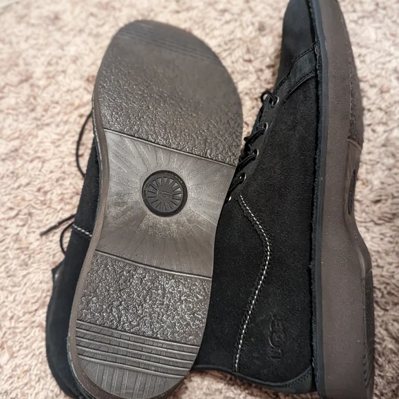 Uggs boots Camino Monkey Men's Suede Black size 11.5